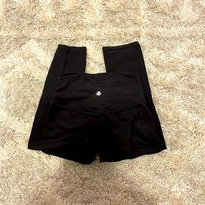 black lululemon aligns 25’